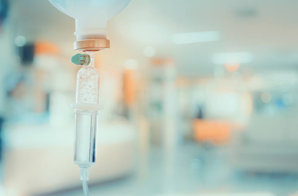 Eine Nahaufnahme von der Infusionsflasche